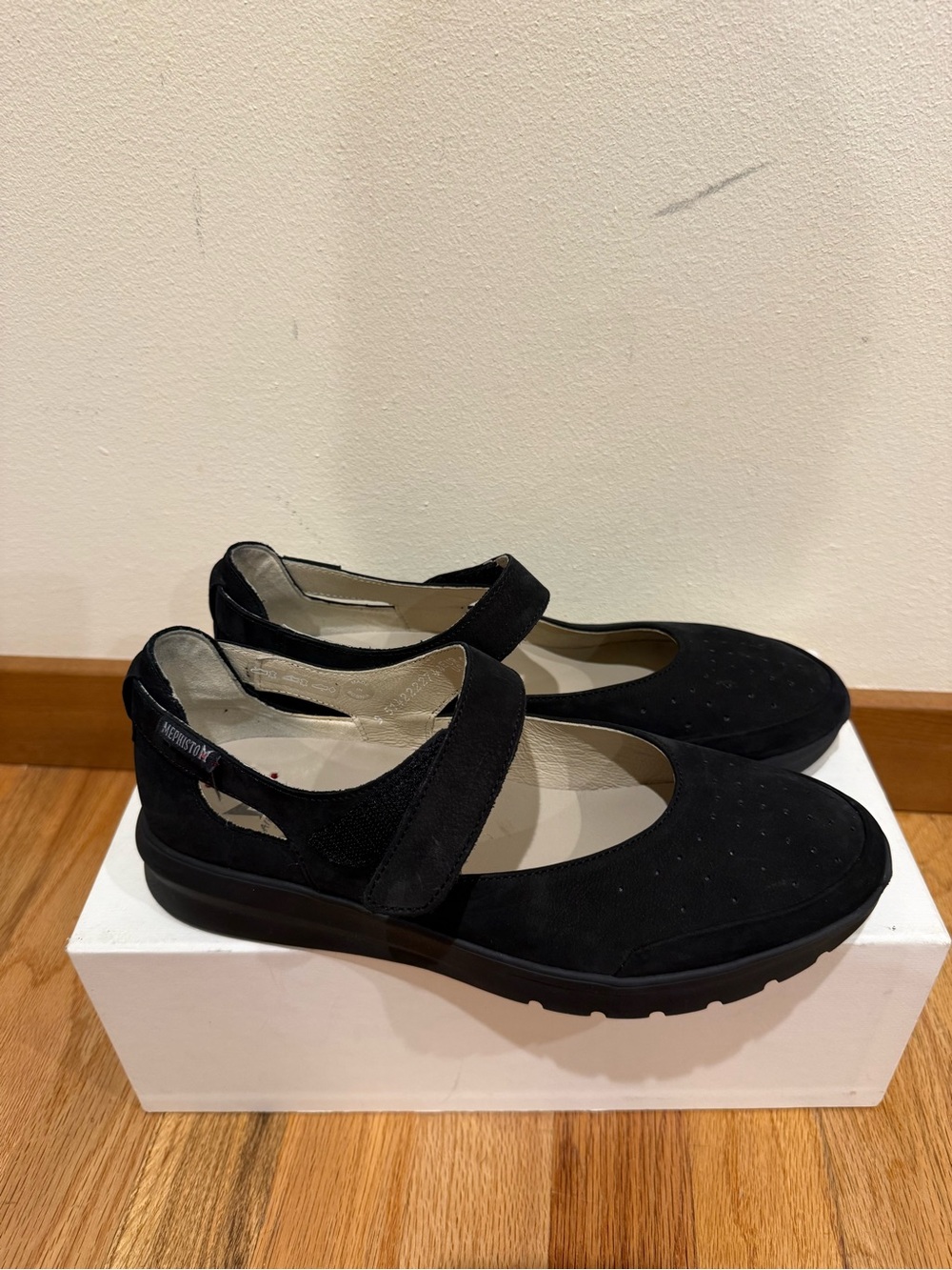 Mephisto Marsia Mary Jane flats US9 (worn Once)